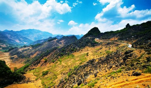 Plateau de Dong Van est le plus grand plateau rocheux au Vietnam 