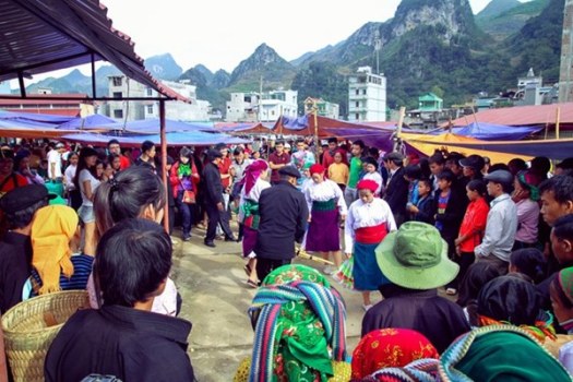 Visiter les marchés de Ha Giang pour bien comprendre la vie de ses habitants  